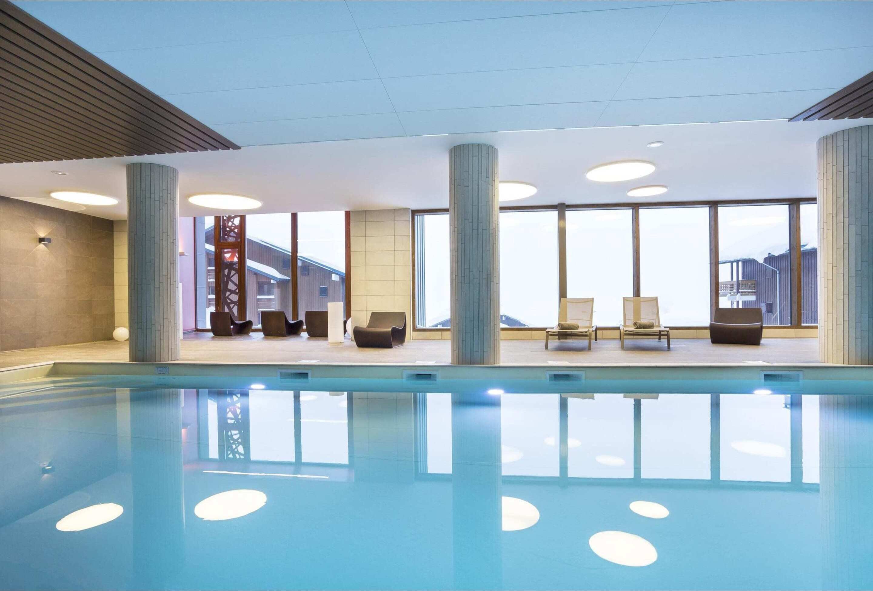 Apartment | Pool | Indoor pool, outdoor pool