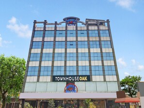 Exterior - Elite Stays at Champapet With Inhouse Cafe (Hyderabad)