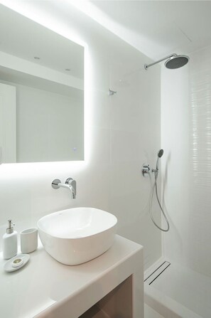 Shower, hair dryer - Rose Studio Two with shared pool and sea view (Mykonos)
