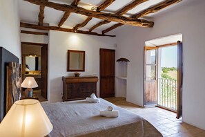 6 bedrooms, free WiFi