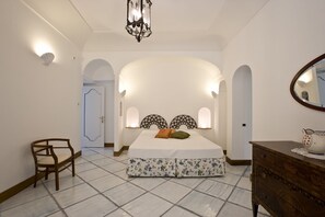 5 camere, ferro/asse da stiro, Wi-Fi gratuito
