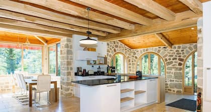 Magnificent Ardéchois farmhouse