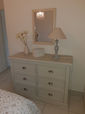 2 bedrooms, iron/ironing board, free WiFi - Apartment overlooking the port of Saint Vaast la Hougue (Saint-Vaast-la-Hougue)