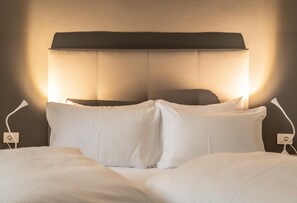 2 bedrooms, travel cot, WiFi, bed sheets