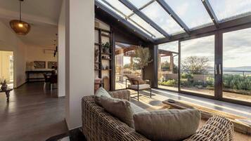 Smart-TV, Bücher, Drucker