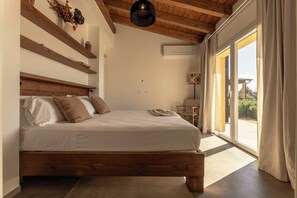 6 camere, una cassaforte in camera, una scrivania, ferro/asse da stiro