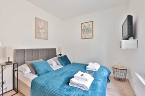 Apartment | 1 bedroom, laptop workspace, iron/ironing board, bed sheets - Charming Apartment in the Heart of the Marais (Paris)