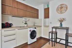 Apartment | Private kitchen | Fridge, microwave, stovetop, coffee/tea maker - Charming Apartment in the Heart of the Marais (Paris)