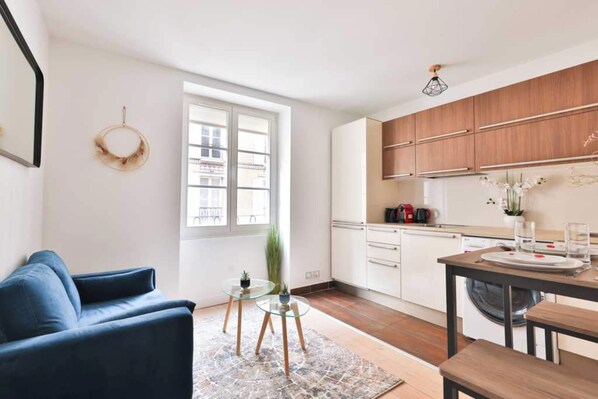 Apartment | Interior - Charming Apartment in the Heart of the Marais (Paris)