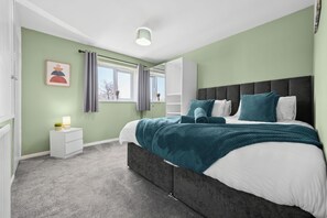 4 chambres, fer et planche à repasser, Wi-Fi gratuit, draps fournis