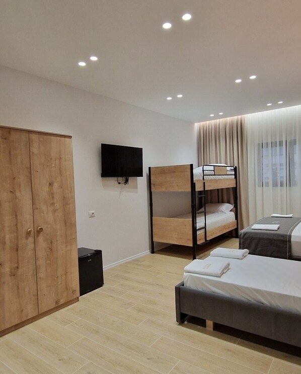 4 bedrooms, WiFi