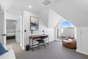 1 habitación, escritorio, tabla de planchar con plancha y wifi gratis