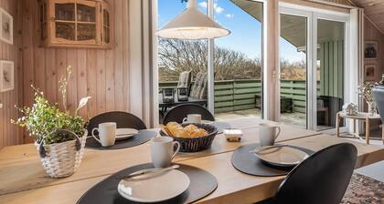 Cozy holiday home with a large enclosed terrace.