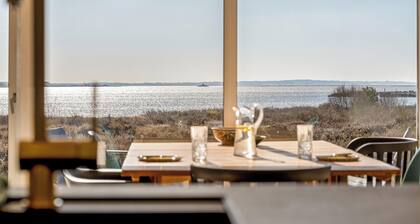 Lovely holiday home with panoramic view of the fjord.