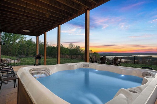 Gorgeous Hilltop Lake View!  Great Location!