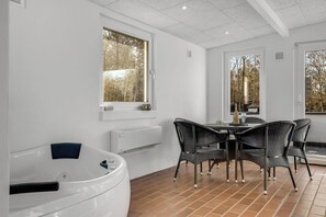 Interior - Holiday home with pool and spa close to the Limfjord. (Roslev)