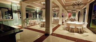Cruise Hotel