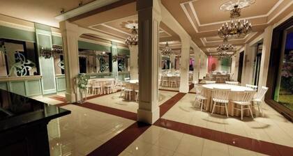 Cruise Hotel