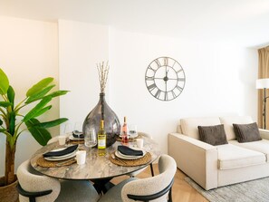 Interior - Luxury Apartment in Calpe with Communal Pool and Beach Access (Calpe)