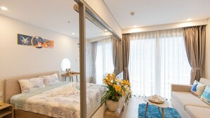 Luxury-Apartment, Strandnähe | Blick auf die Berge