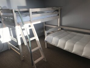 4 bedrooms