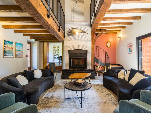 TV, fireplace, foosball, table tennis