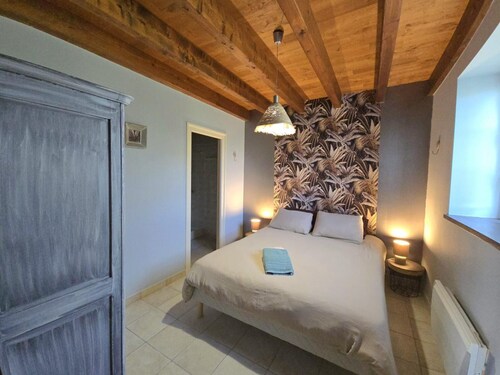 Gîte Authentique Calme avec Piscine et Jardin Privé