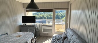 Cozy renovated apartment in central Super Besse