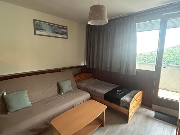 1 多间卧室、WiFi