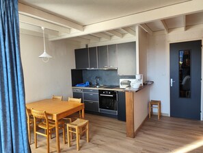 Micro-ondes, four, plaque de cuisson, lave-vaisselle