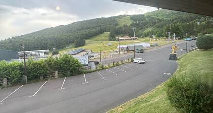 Studio moderne rénové aux pieds des pistes à Super Besse