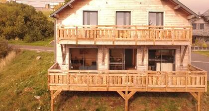 Modern chalet for 14 with private parking
