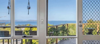 Oceanview Retreat | Coastal Views | Sleeps 9