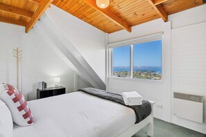 5 bedrooms, iron/ironing board, travel cot, WiFi