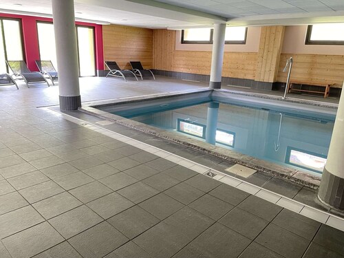 5-Room Apartment, 8 Guests, Near Slopes, Pool, Sauna in Risoul 1850