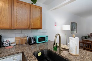 Private kitchen -     216E-A (Cartersville)