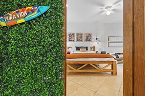 2 soverom, skrivebord, wi-fi (inkludert) og sengetøy