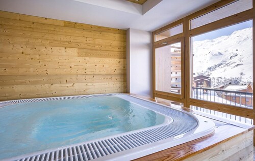 Apartment in Les Menuires With Spa & Pool