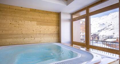 Apartment in Les Menuires With Spa & Pool