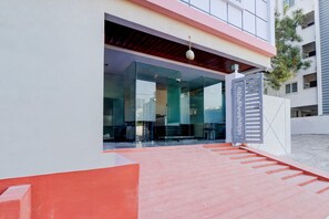 House | Reception - Elegant Stays Near Waverock SEZ Hyderabad (Hyderabad)
