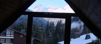 Duplex | 5min walk to lifts, sleeps 6