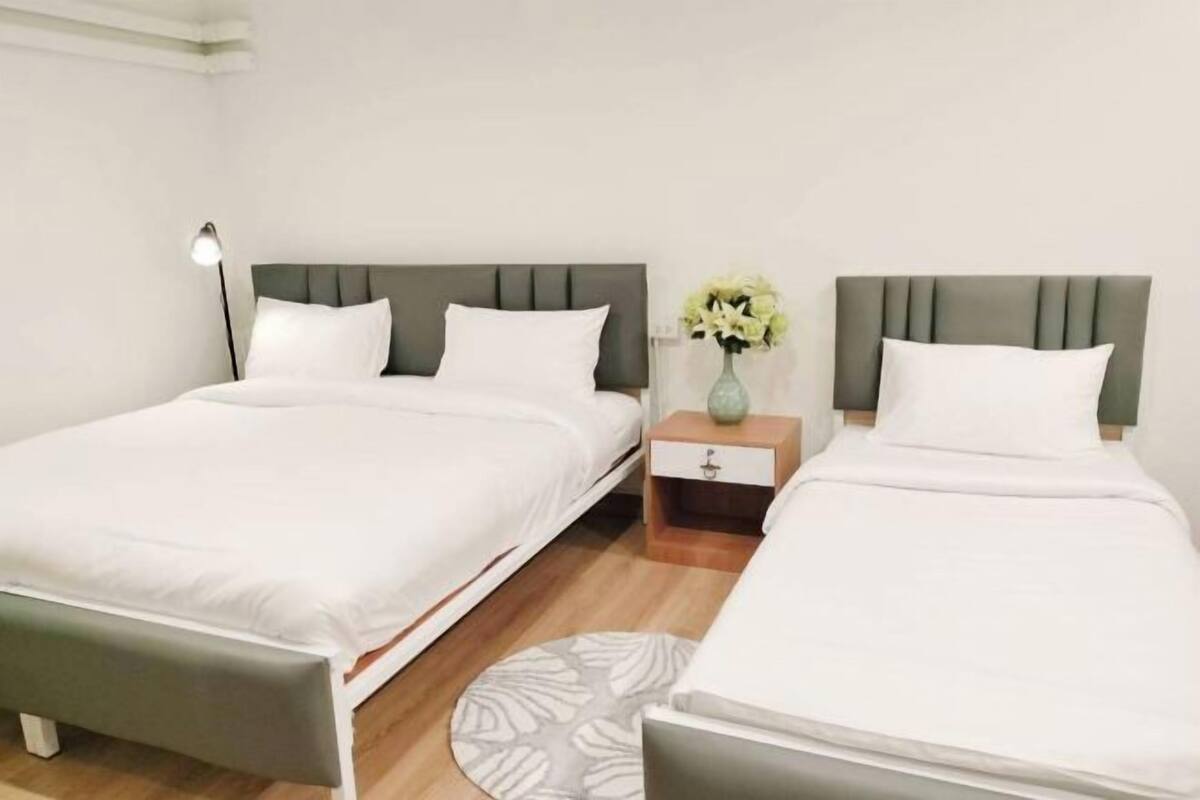 Free WiFi, bed sheets