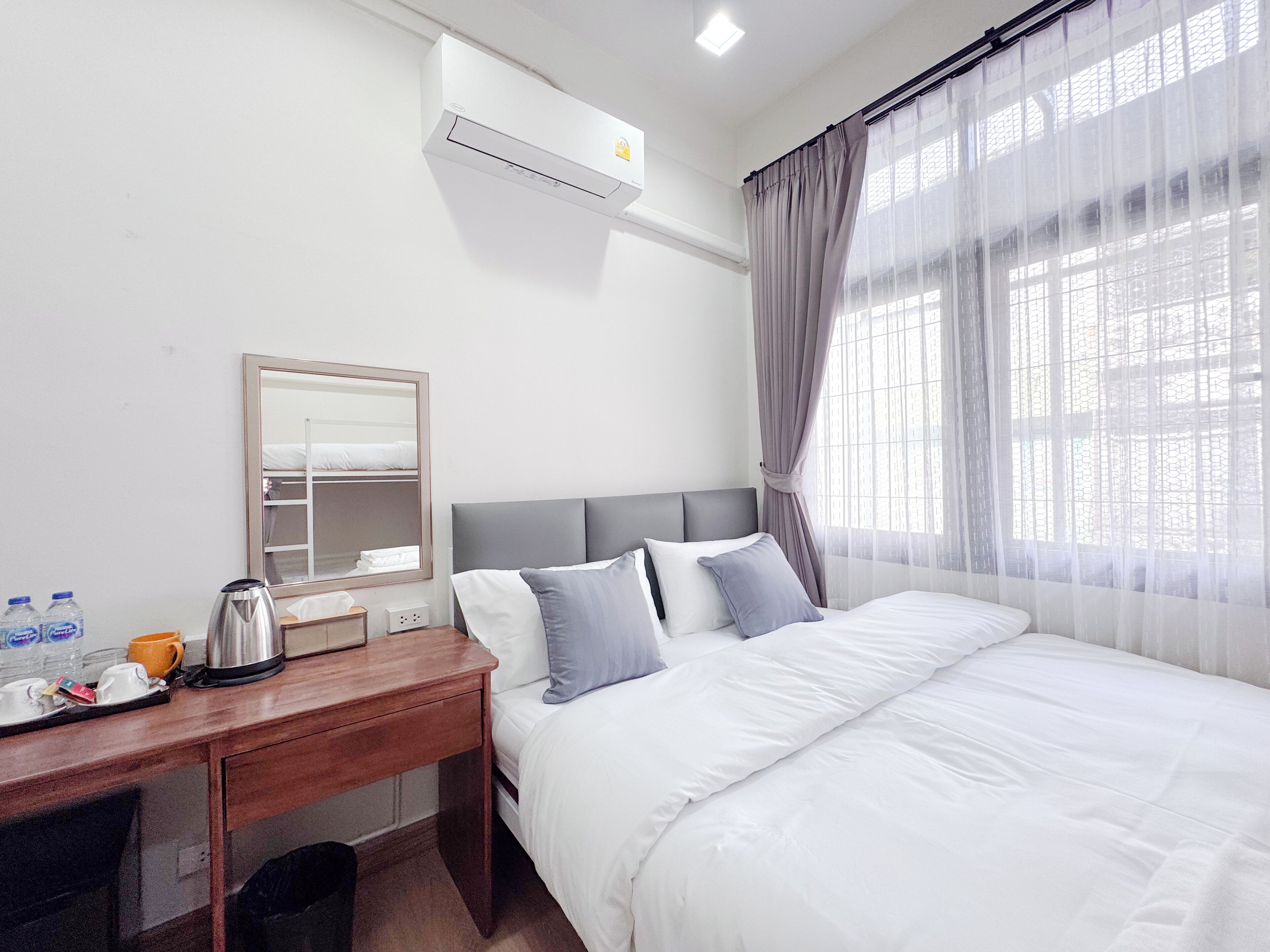 Family Room with Private Bathroom | Free WiFi