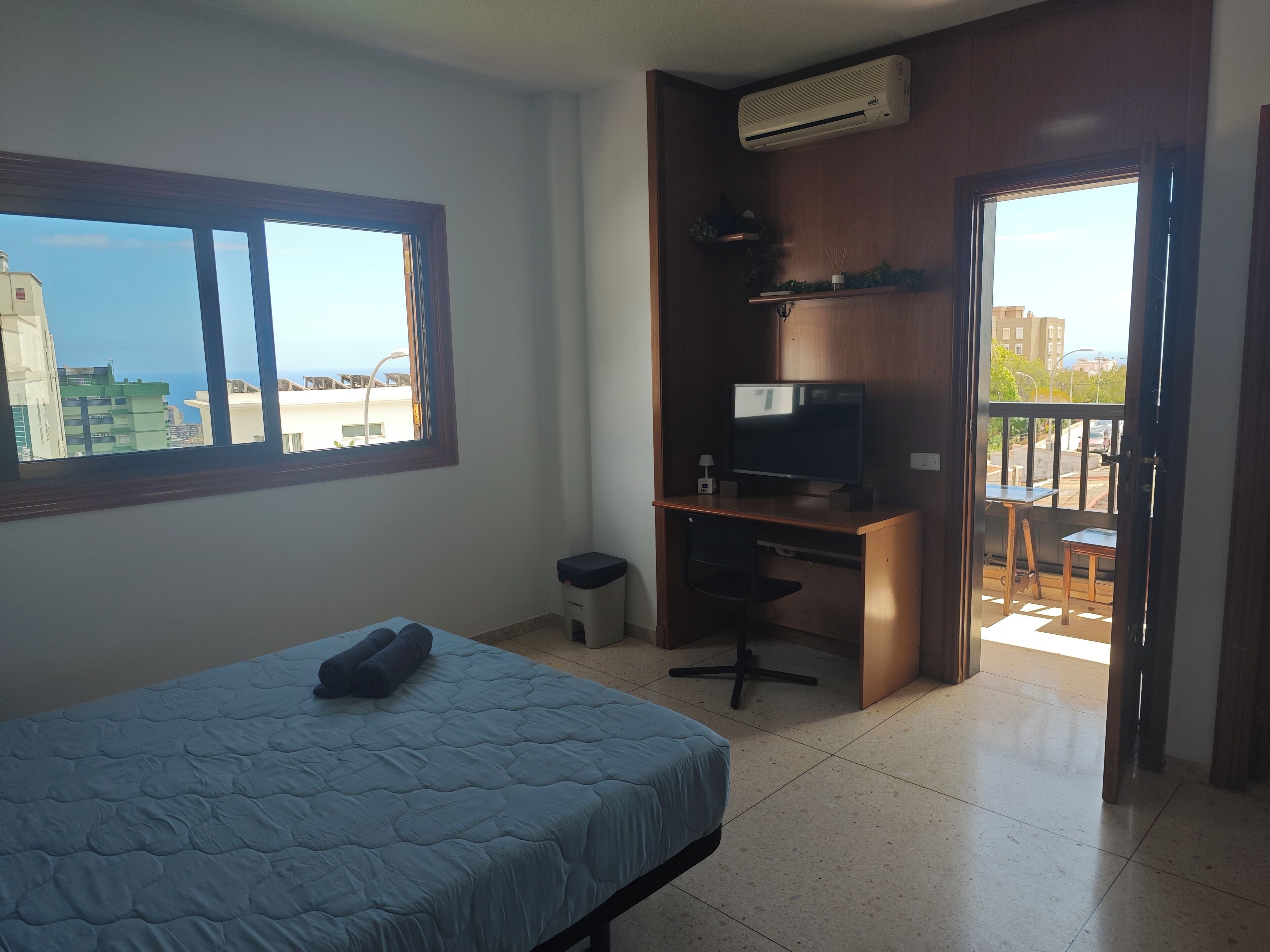 7 bedrooms, iron/ironing board, WiFi, bed sheets