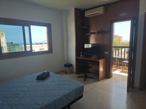 7 bedrooms, iron/ironing board, WiFi, bed sheets