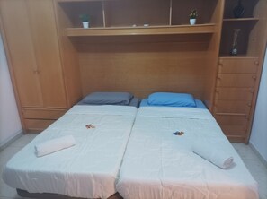 7 bedrooms, iron/ironing board, WiFi, bed sheets