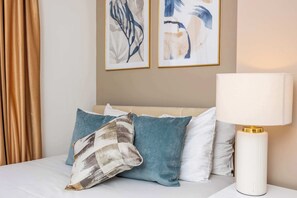 4 chambres, fer et planche à repasser, lit de bébé portatif, Wi-Fi