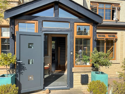 Fabulous fun family house in Templenewsam, Leeds.  Entertainment space galore.