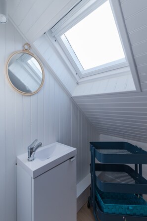 House | Bathroom