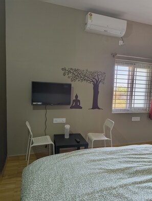 1 chambre, fer et planche à repasser, lit parapluie, Wi-Fi